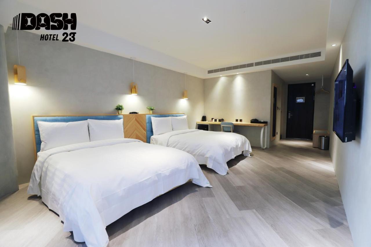 Dash 23 Hotel Tainan Exterior foto